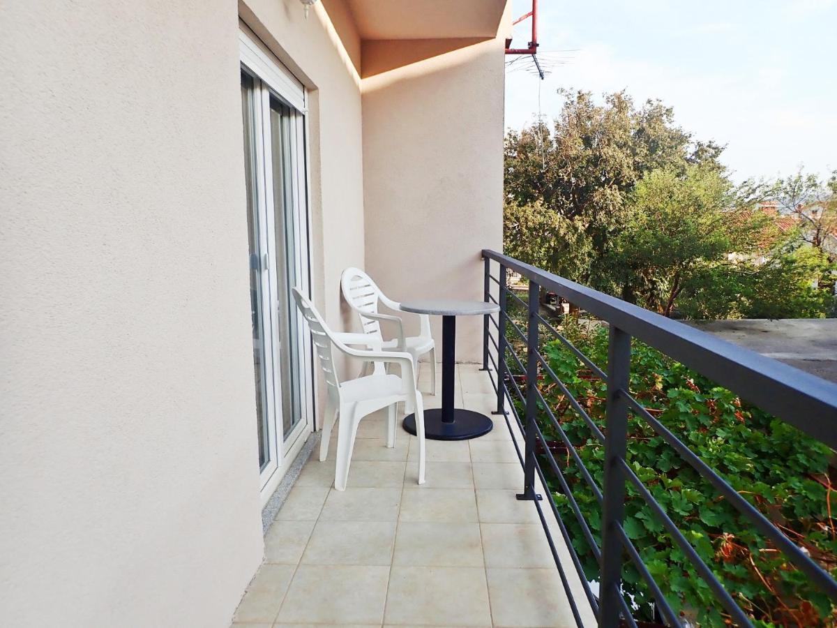 Apartments Troselj Starigrad Paklenica Chambre photo